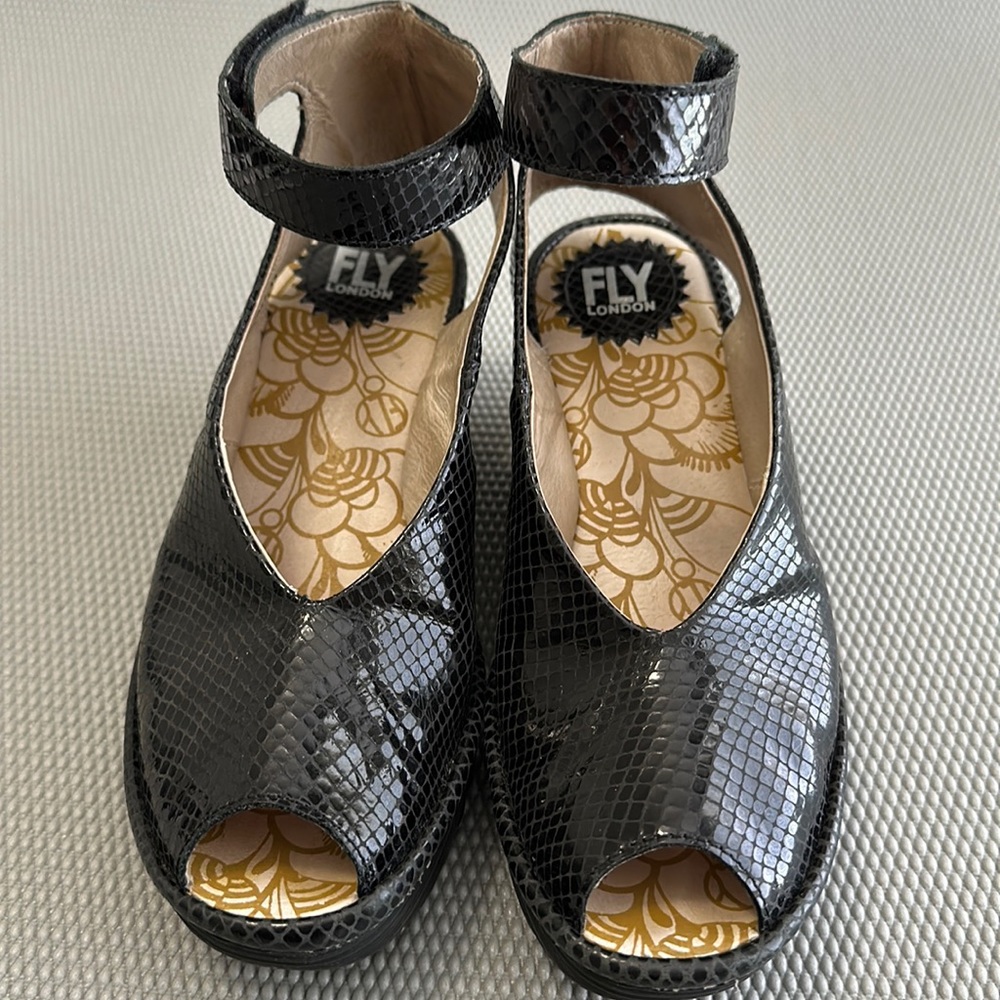 Fly London wedge peep toe shoes sz 37 (7)